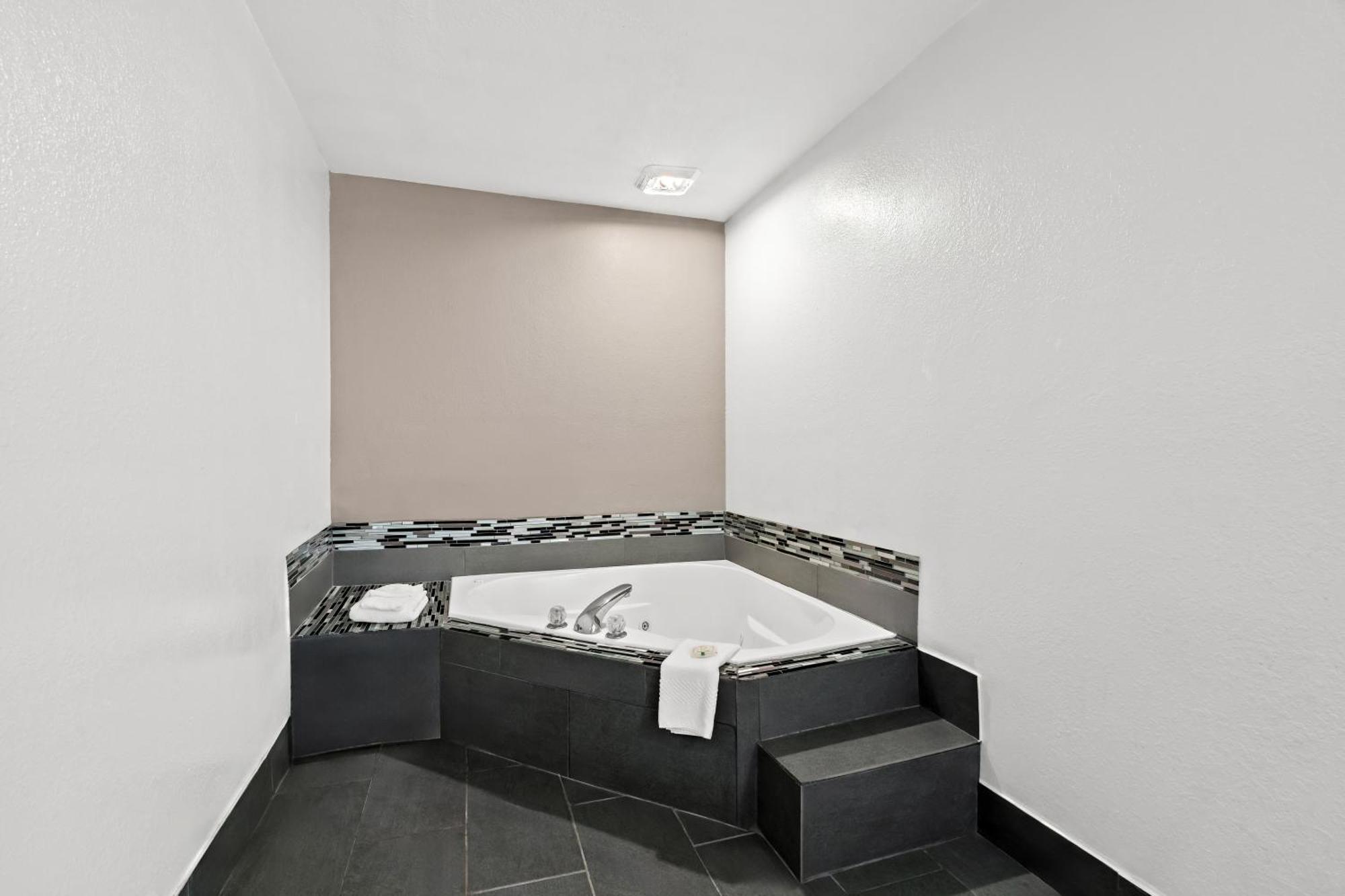 בילוקסי Quality Inn & Suites מראה חיצוני תמונה
