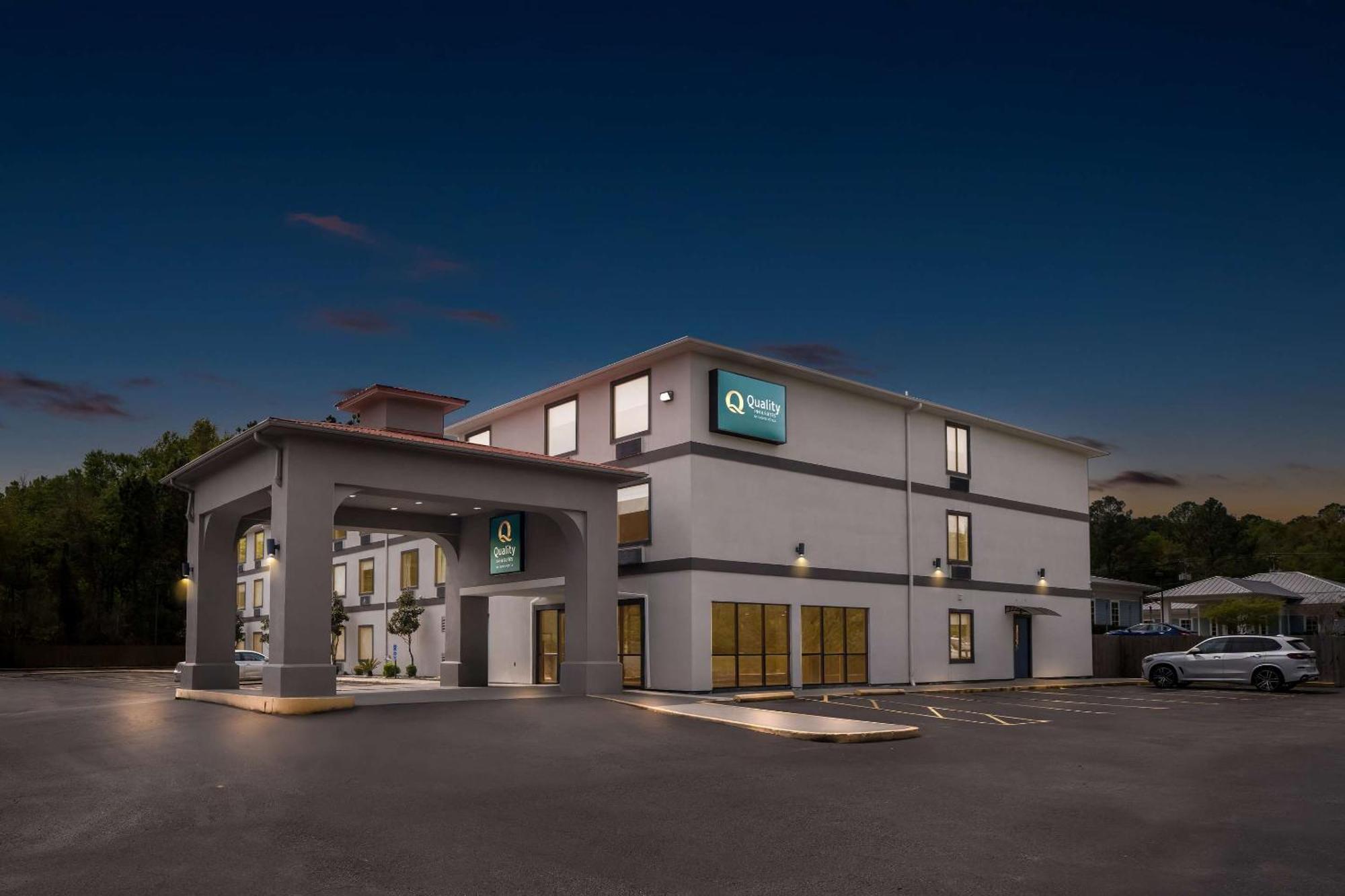 בילוקסי Quality Inn & Suites מראה חיצוני תמונה